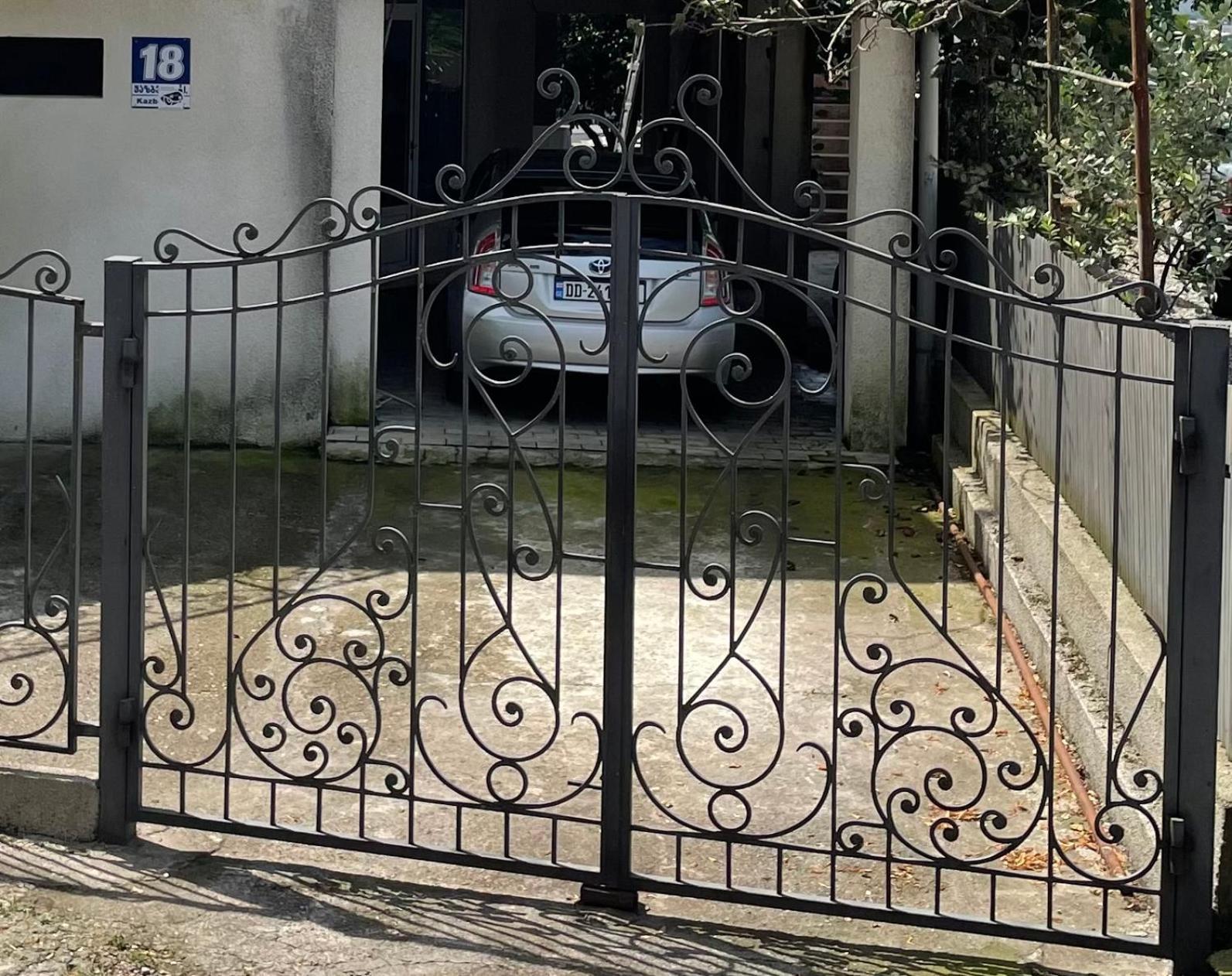 Garden Rooms In Kutaisi Exterior foto