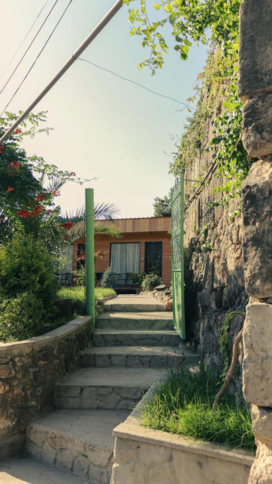 Garden Rooms In Kutaisi Exterior foto