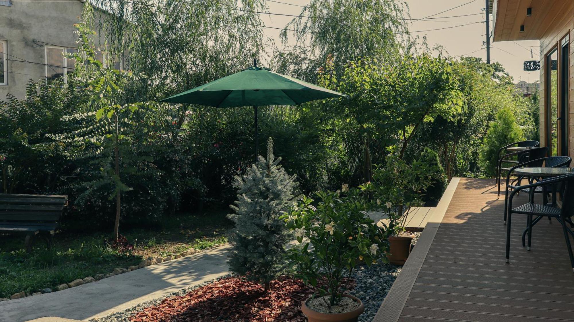 Garden Rooms In Kutaisi Exterior foto